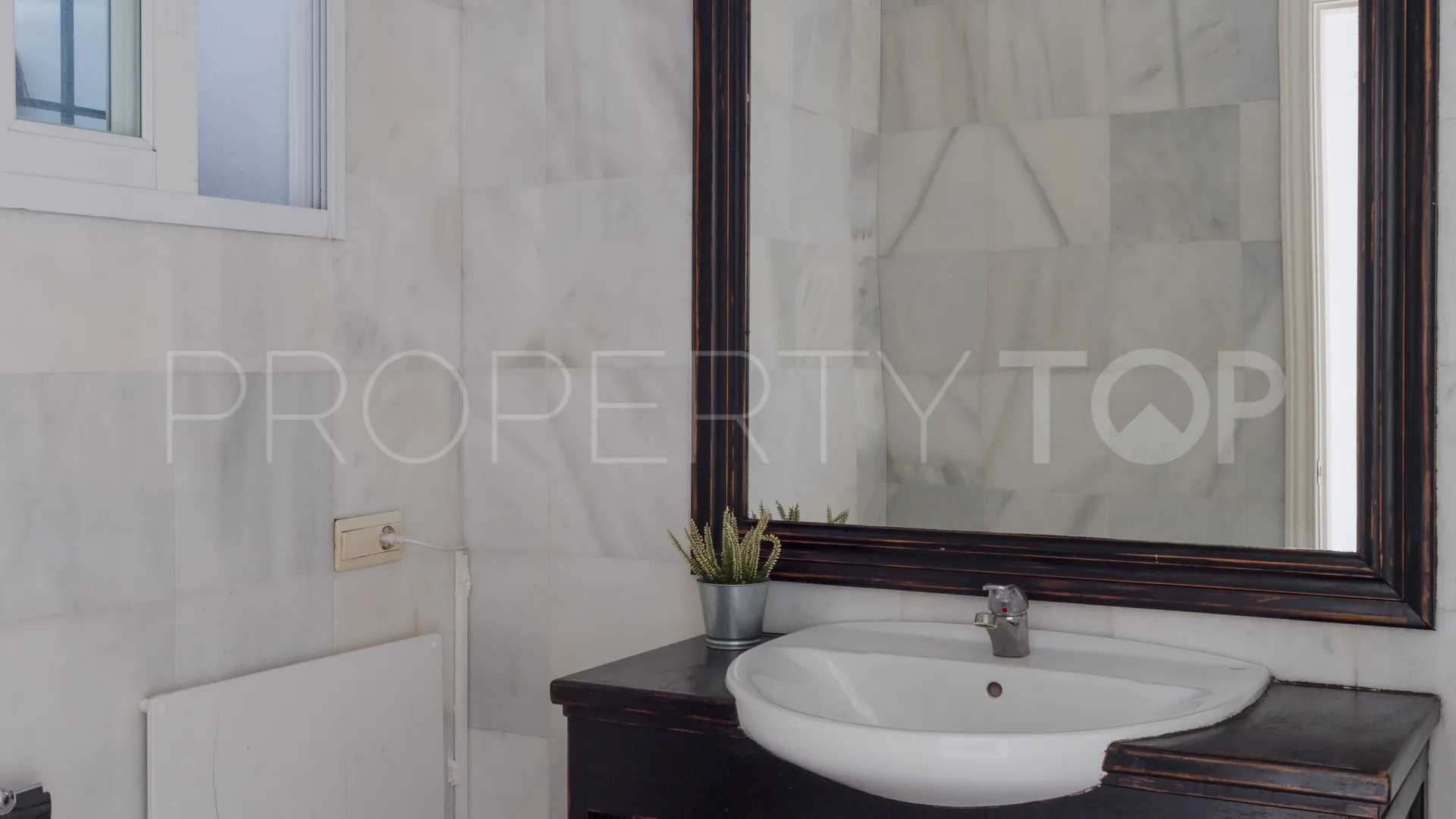 Villa with 5 bedrooms for sale in Nueva Andalucia
