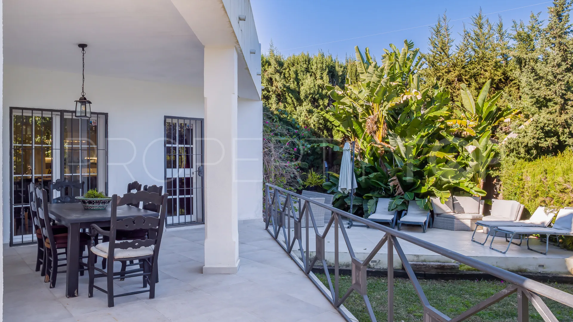 Villa with 5 bedrooms for sale in Nueva Andalucia