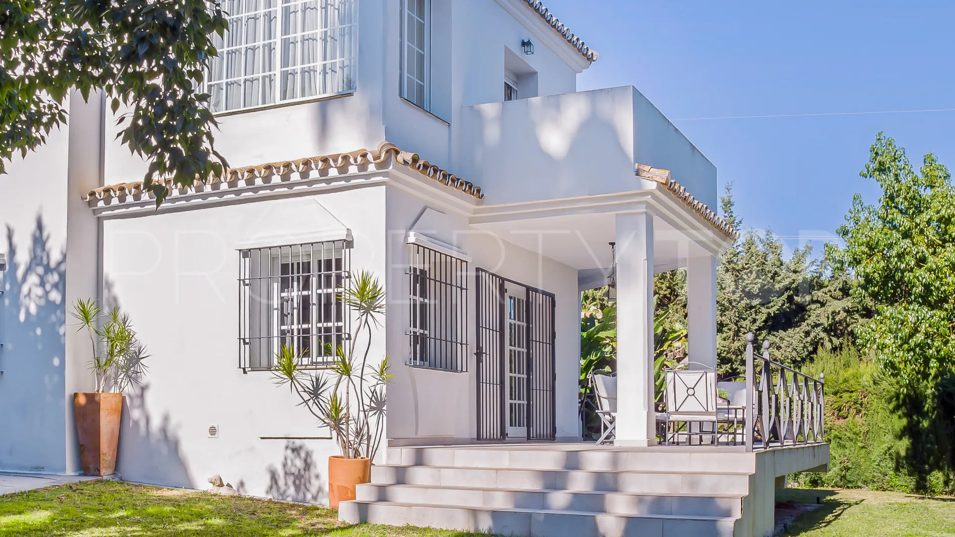 Villa with 5 bedrooms for sale in Nueva Andalucia