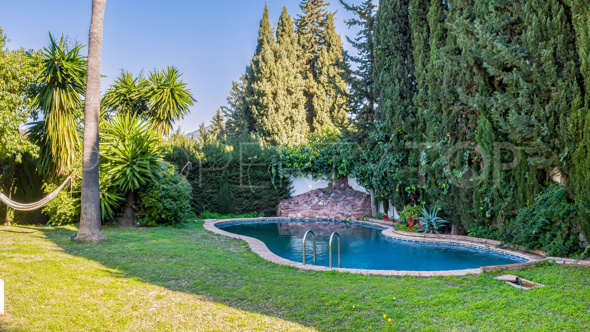Villa with 5 bedrooms for sale in Nueva Andalucia