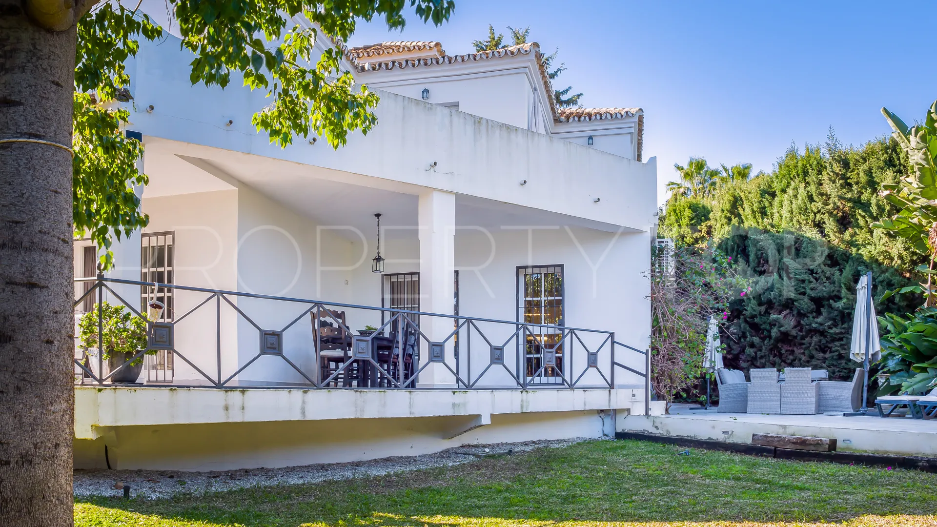 Villa with 5 bedrooms for sale in Nueva Andalucia