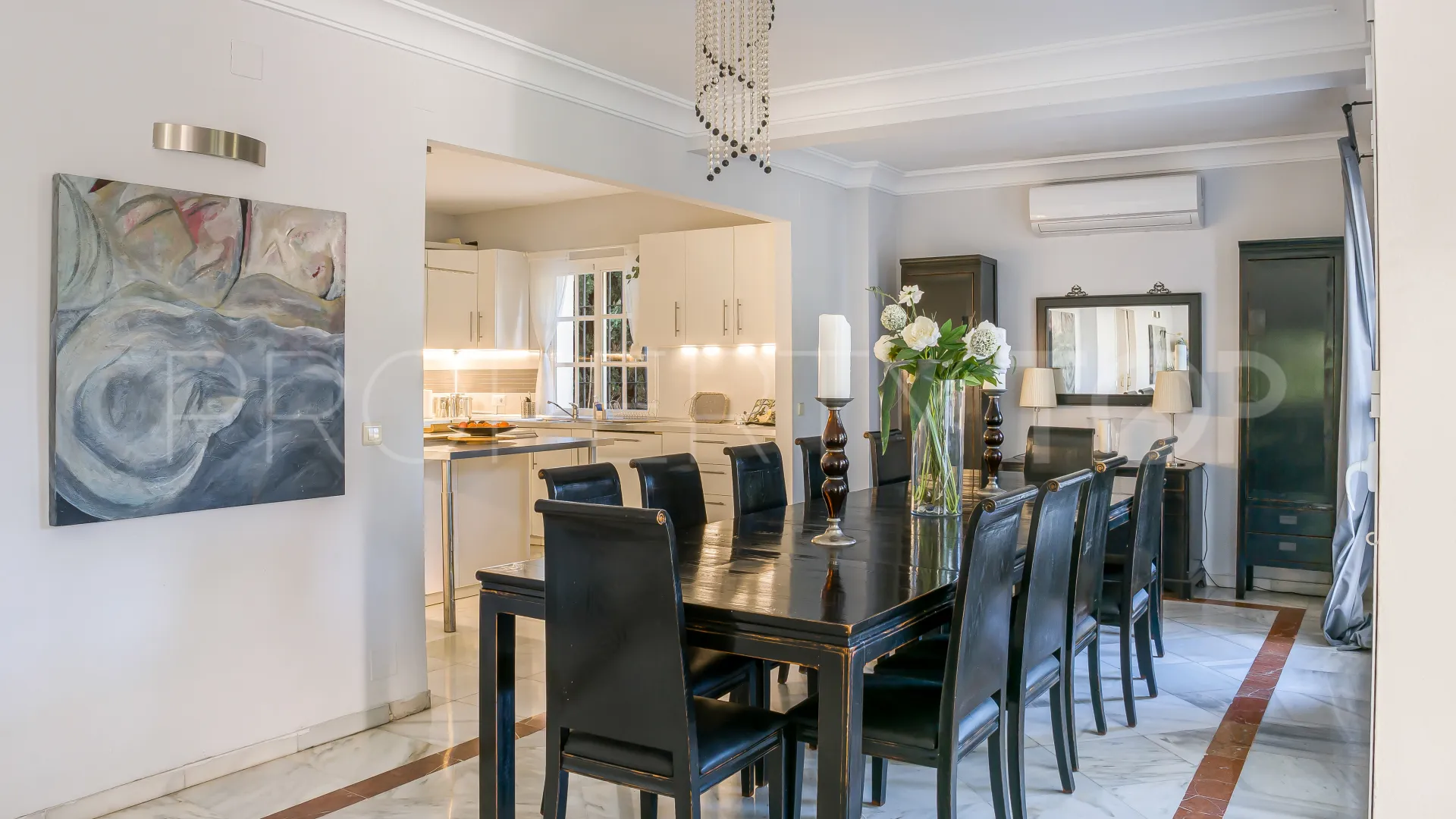 Villa with 5 bedrooms for sale in Nueva Andalucia