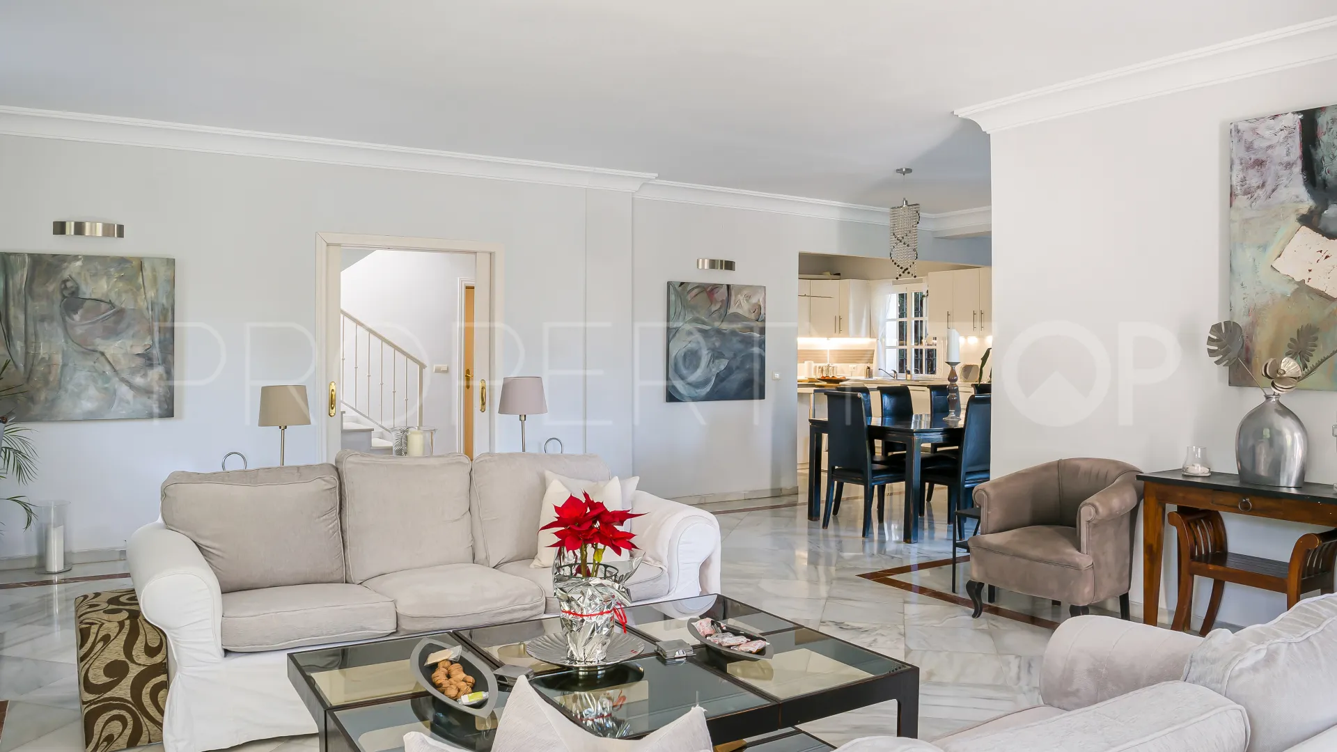 Villa with 5 bedrooms for sale in Nueva Andalucia