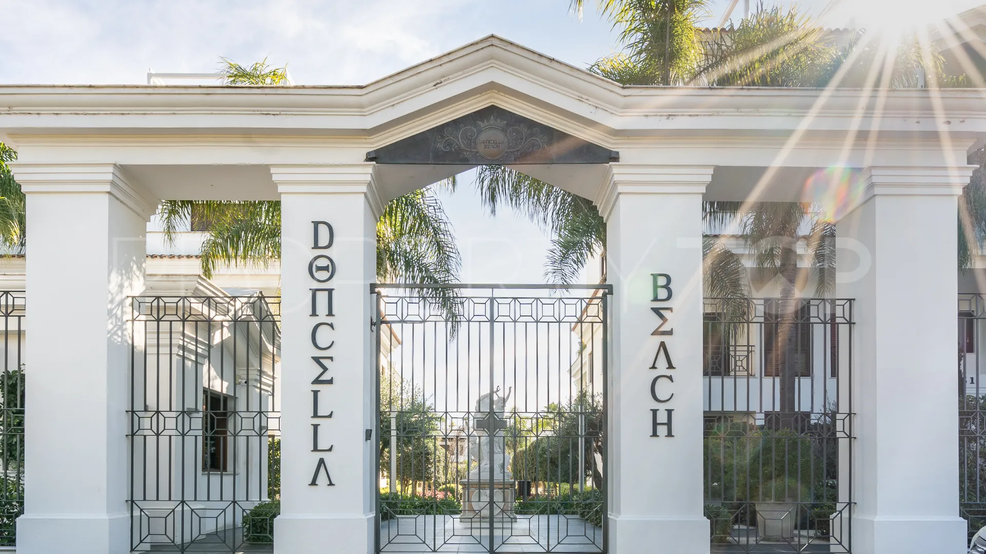 For sale 2 bedrooms apartment in Doncella Beach
