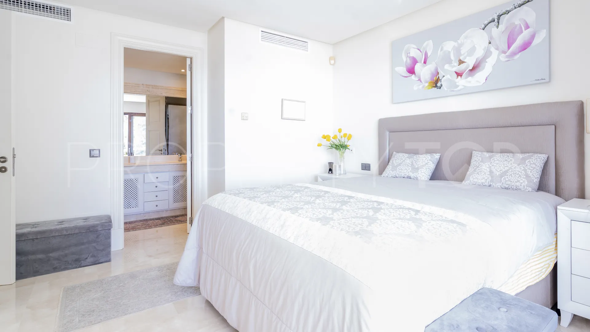 For sale 2 bedrooms apartment in Doncella Beach