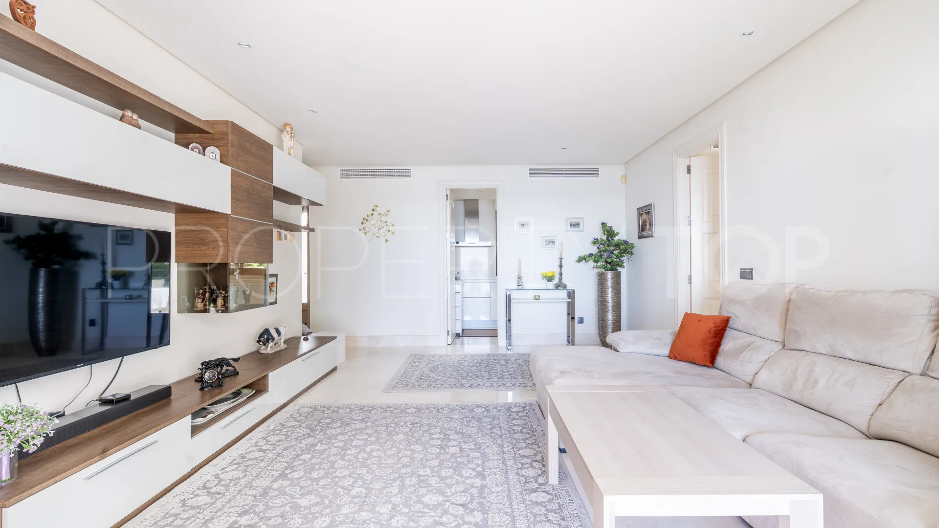 For sale 2 bedrooms apartment in Doncella Beach