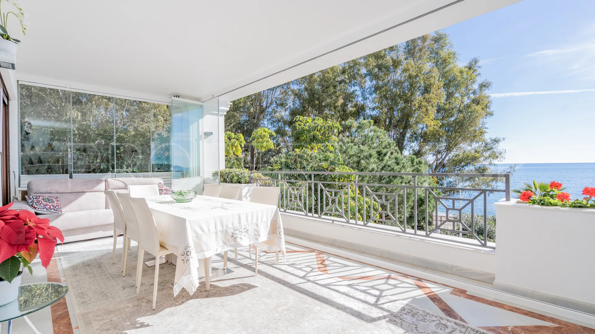 For sale 2 bedrooms apartment in Doncella Beach