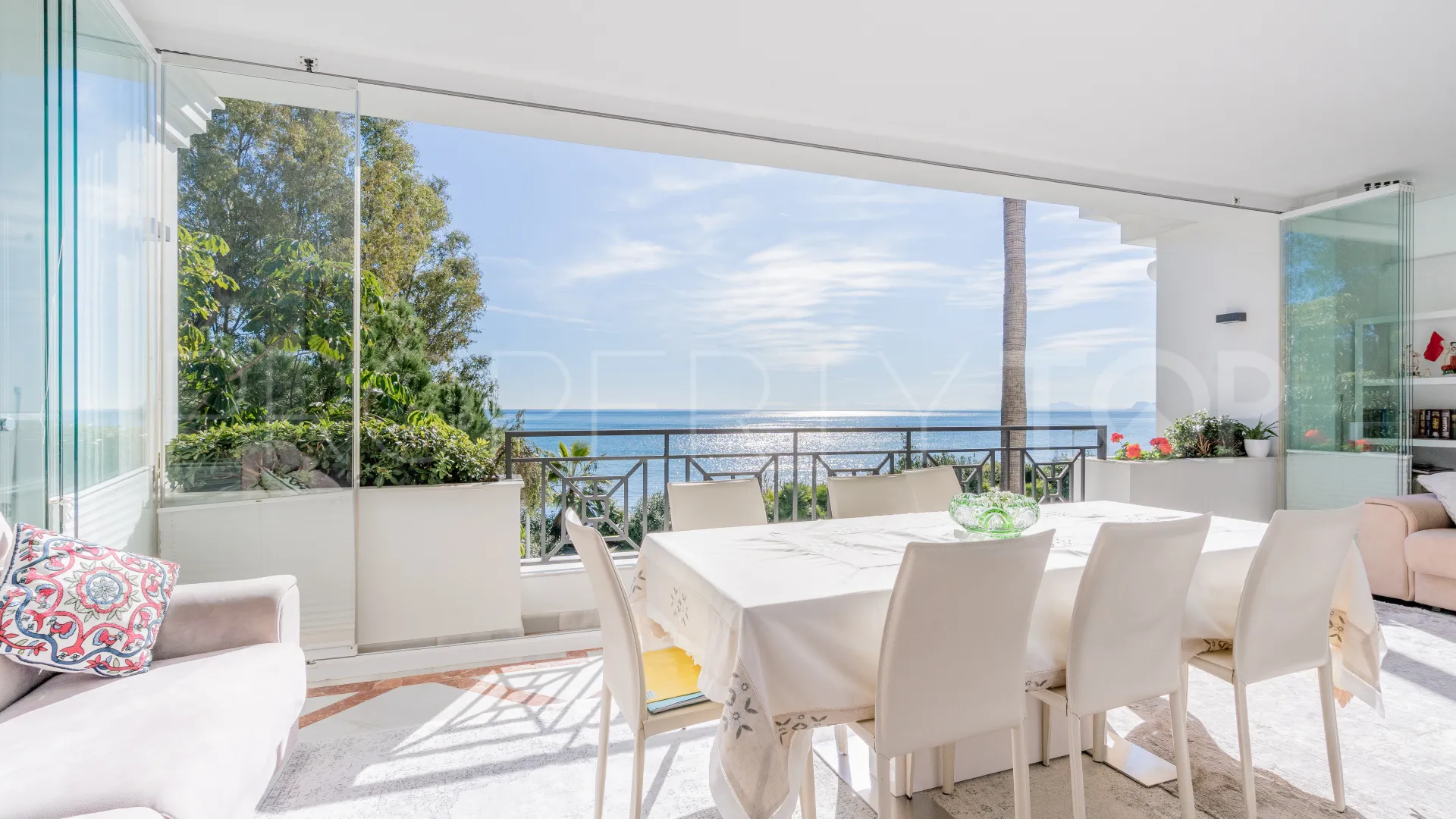For sale 2 bedrooms apartment in Doncella Beach
