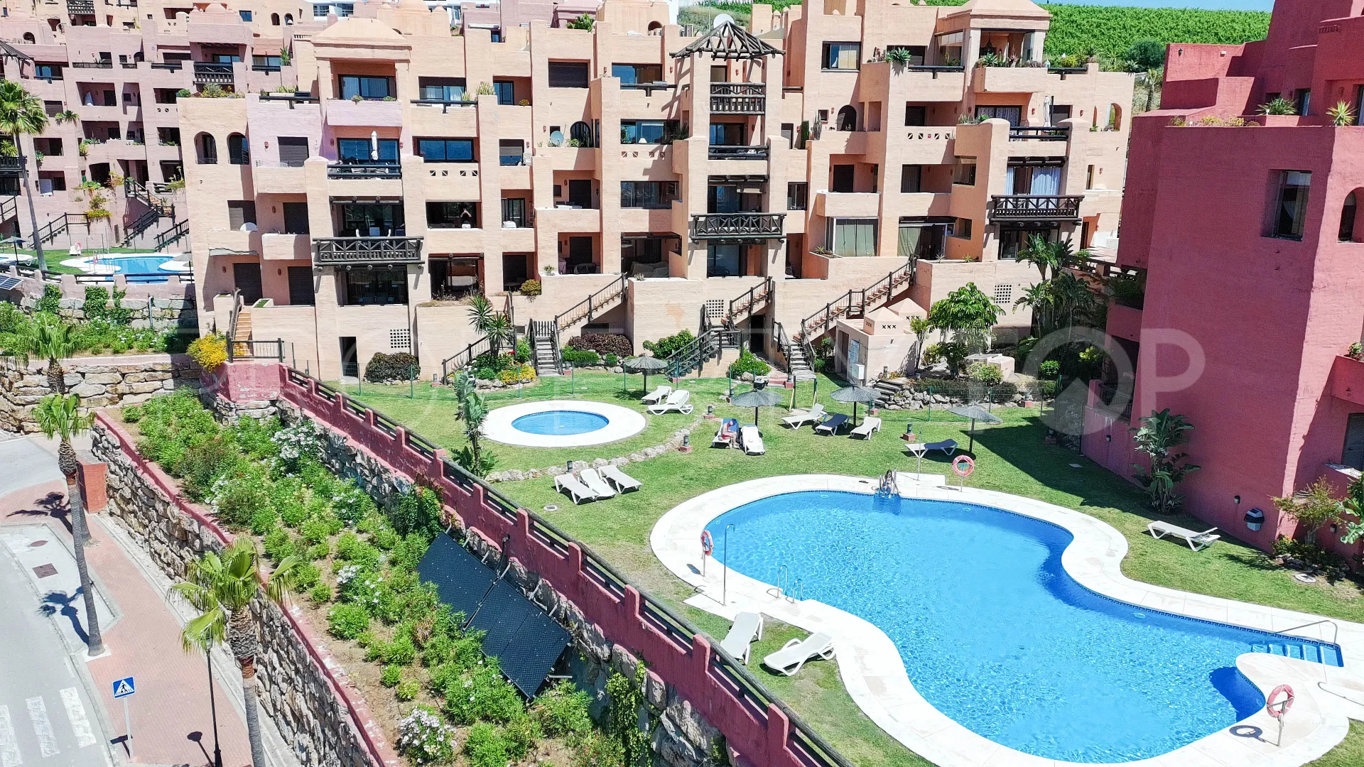 Apartamento planta baja en venta en La Duquesa de 2 dormitorios