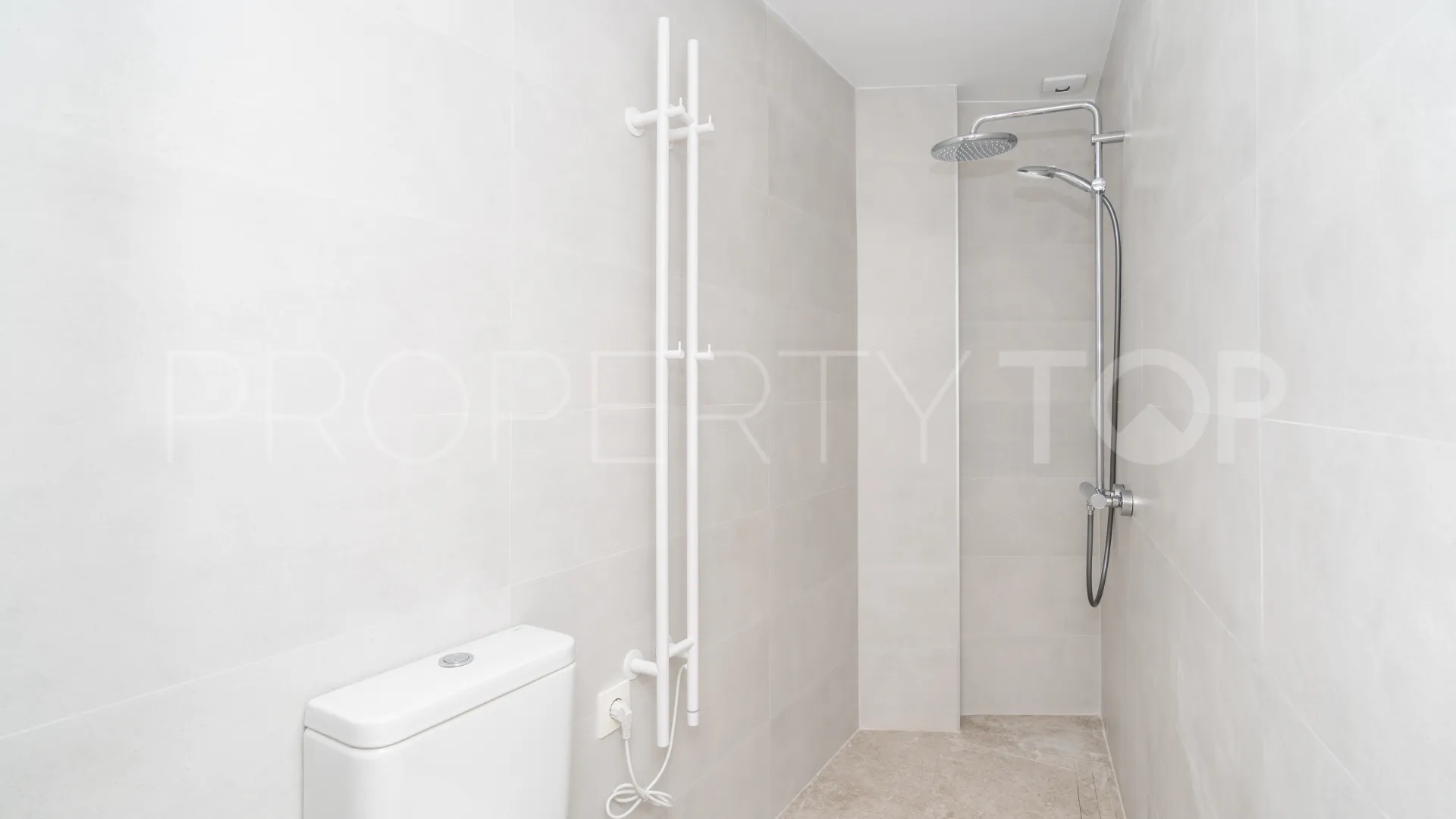 Buy town house with 3 bedrooms in Estepona Old Town