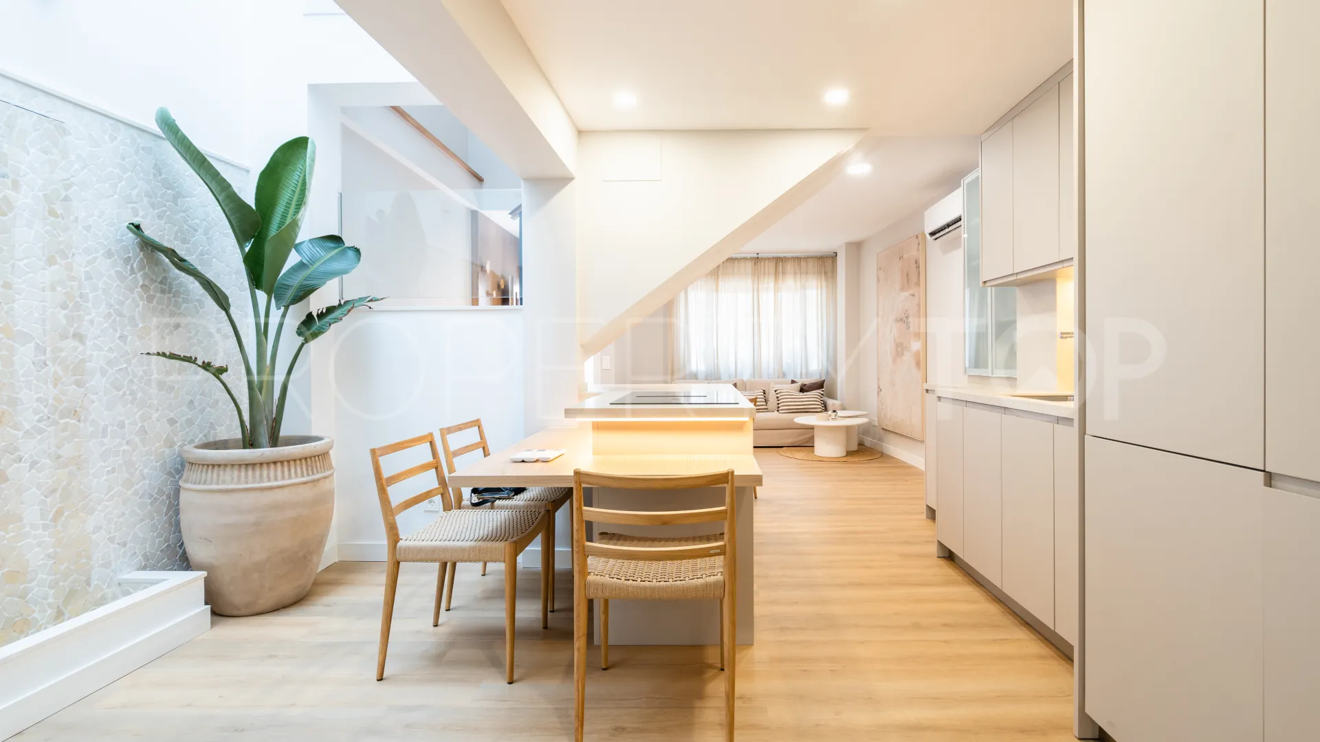 Buy town house with 3 bedrooms in Estepona Old Town