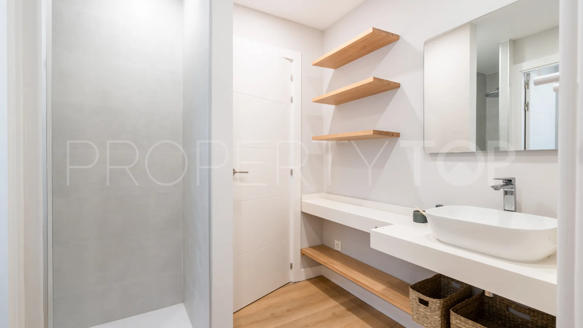Buy town house with 3 bedrooms in Estepona Old Town