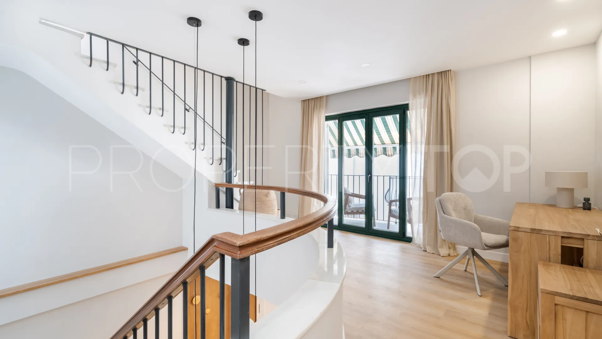 Buy town house with 3 bedrooms in Estepona Old Town