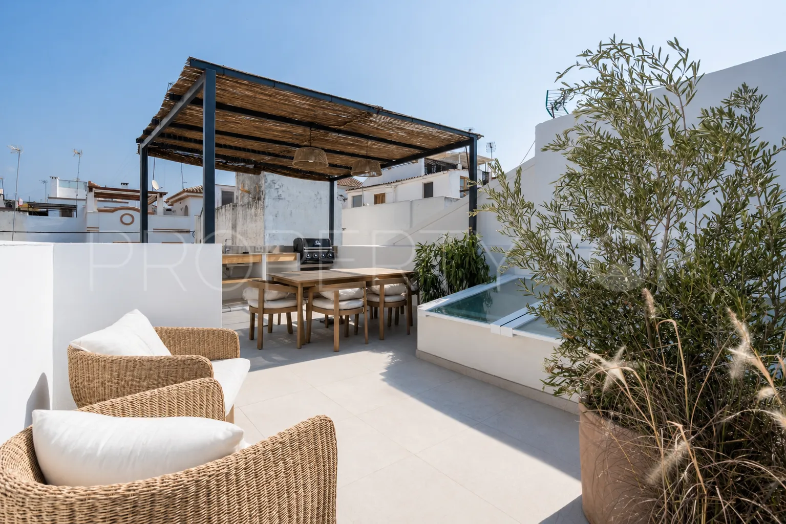 Buy town house with 3 bedrooms in Estepona Old Town