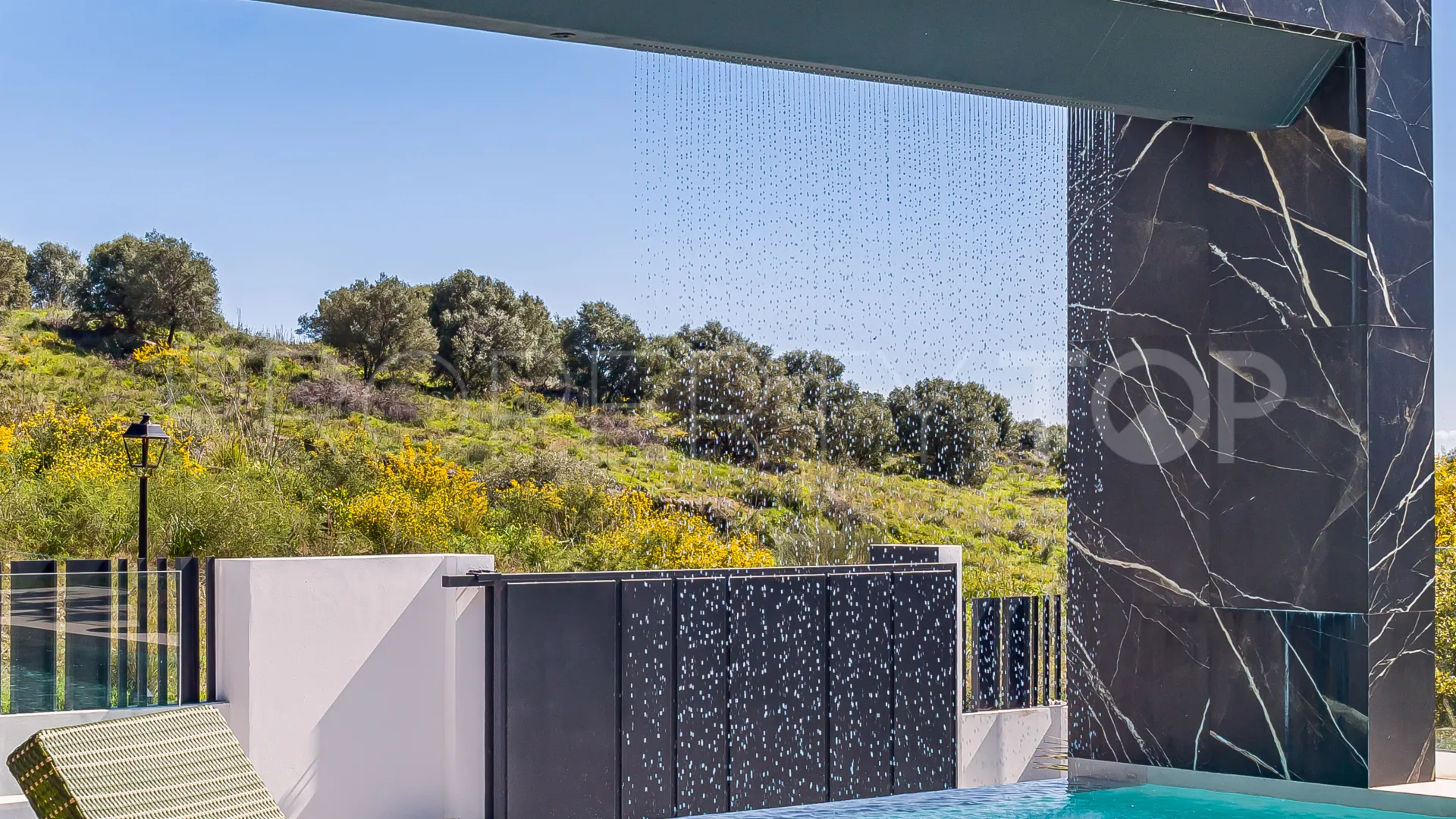 For sale 6 bedrooms villa in Paraiso Alto