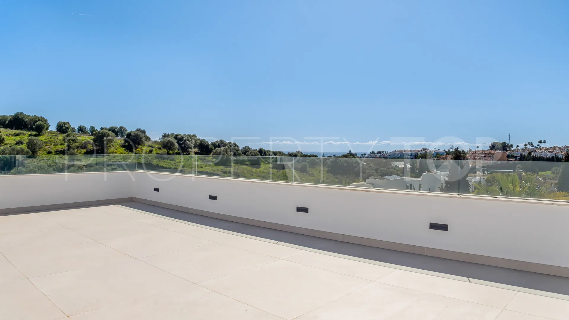 For sale 6 bedrooms villa in Paraiso Alto