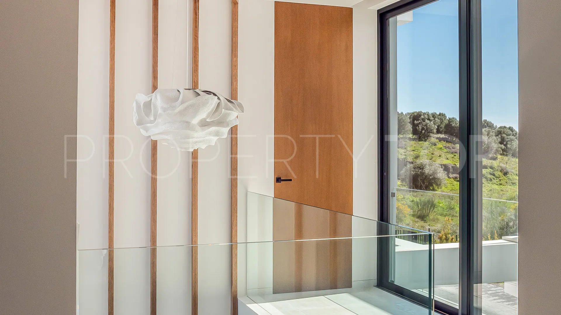 For sale 6 bedrooms villa in Paraiso Alto