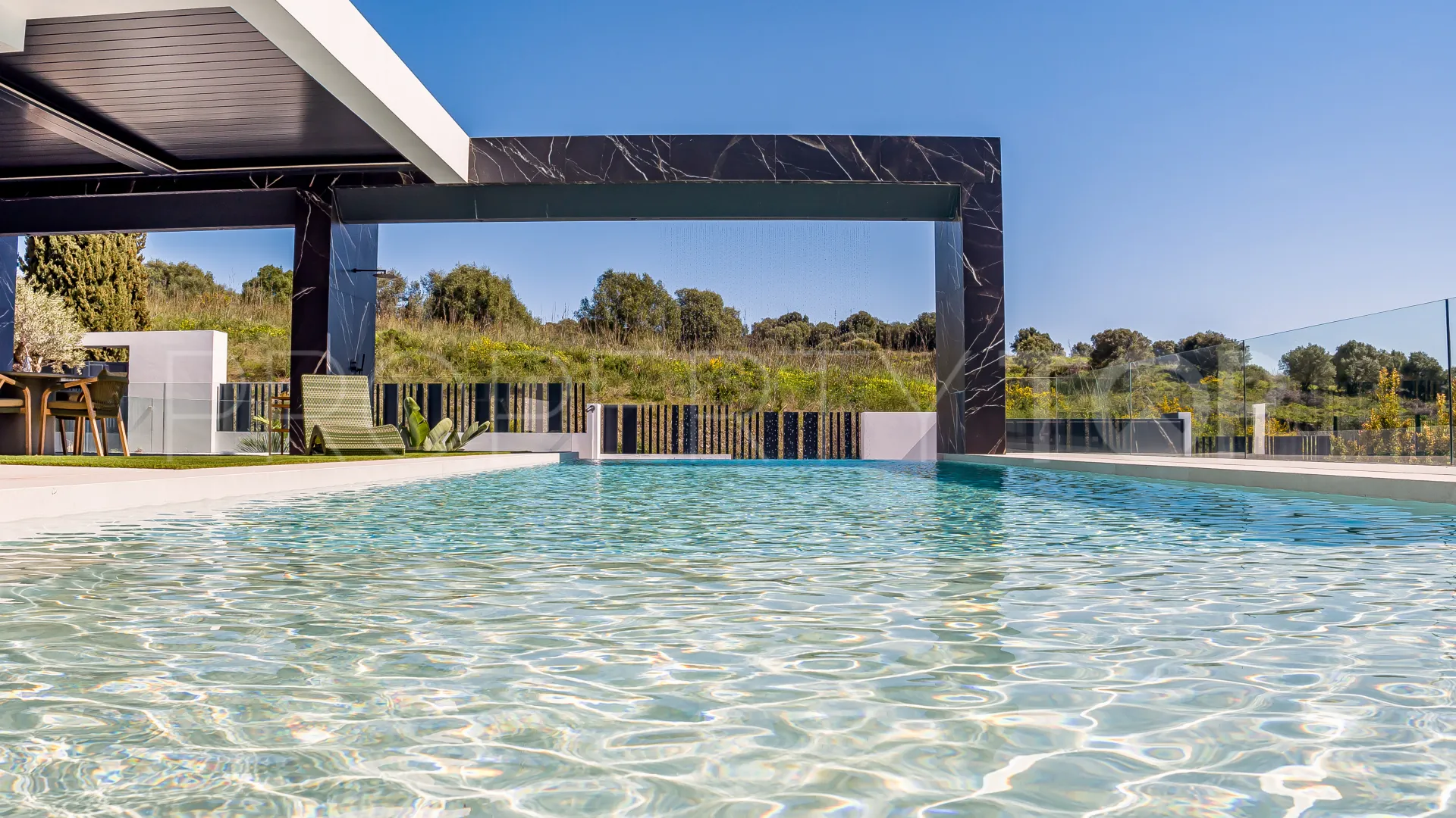For sale 6 bedrooms villa in Paraiso Alto