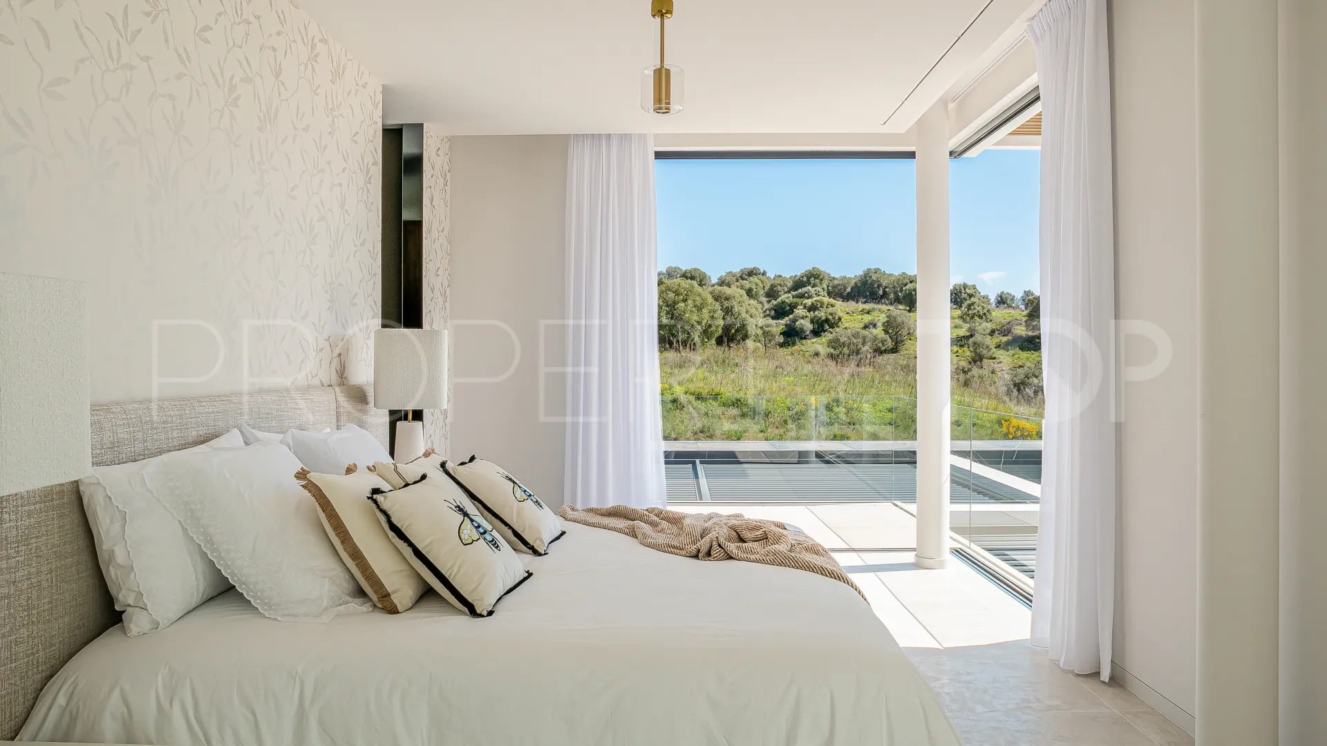 For sale 6 bedrooms villa in Paraiso Alto