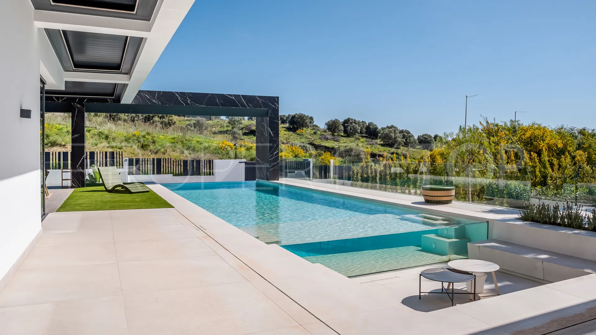 For sale 6 bedrooms villa in Paraiso Alto