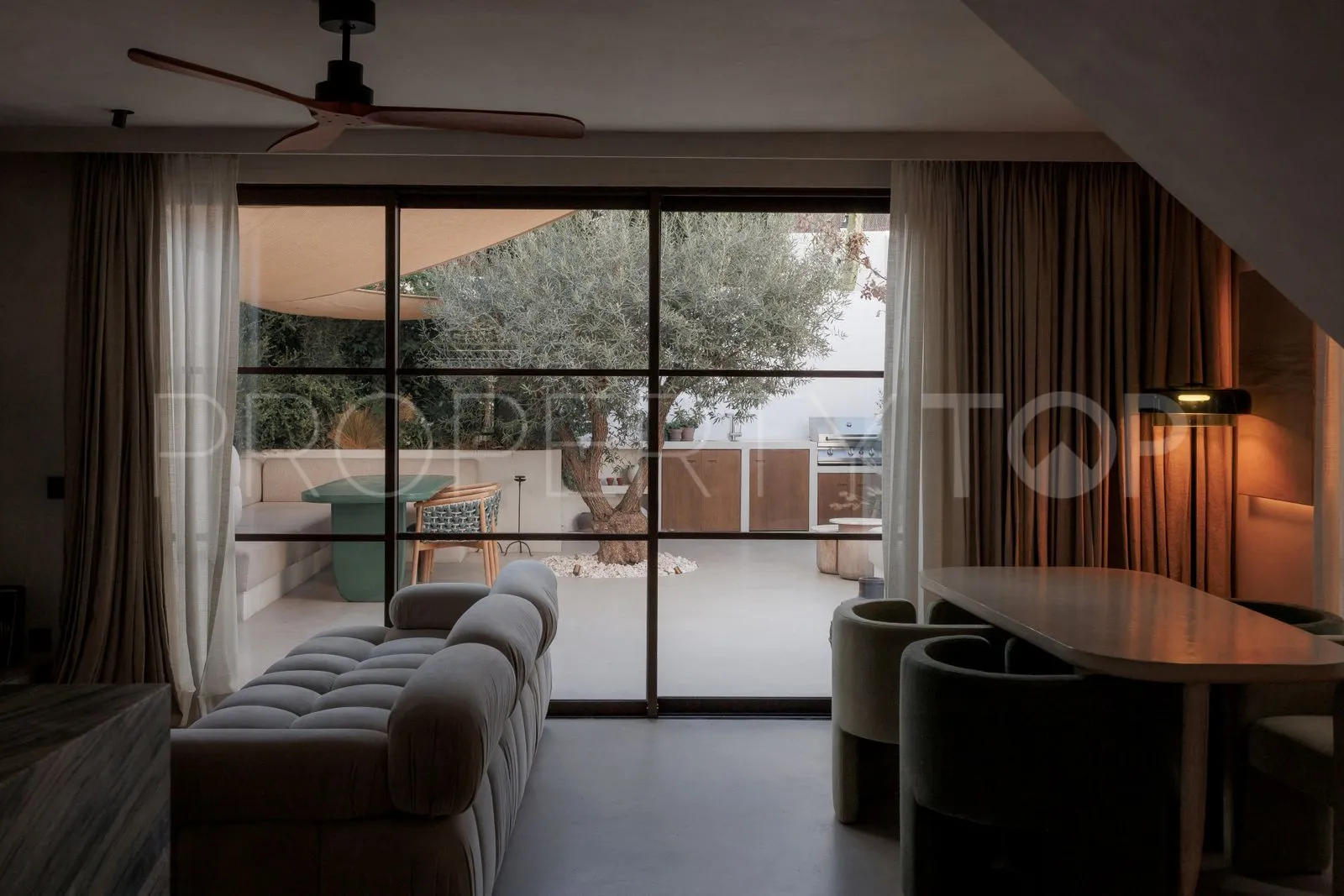 Town house for sale in El Naranjal