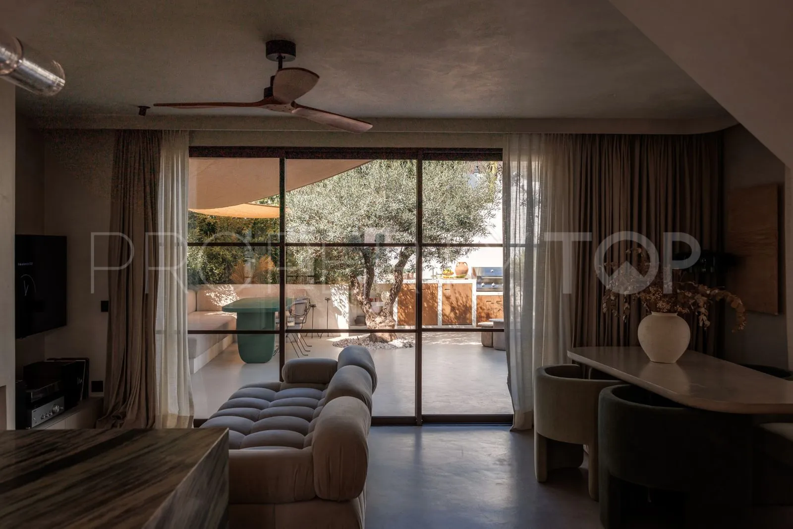 Town house for sale in El Naranjal