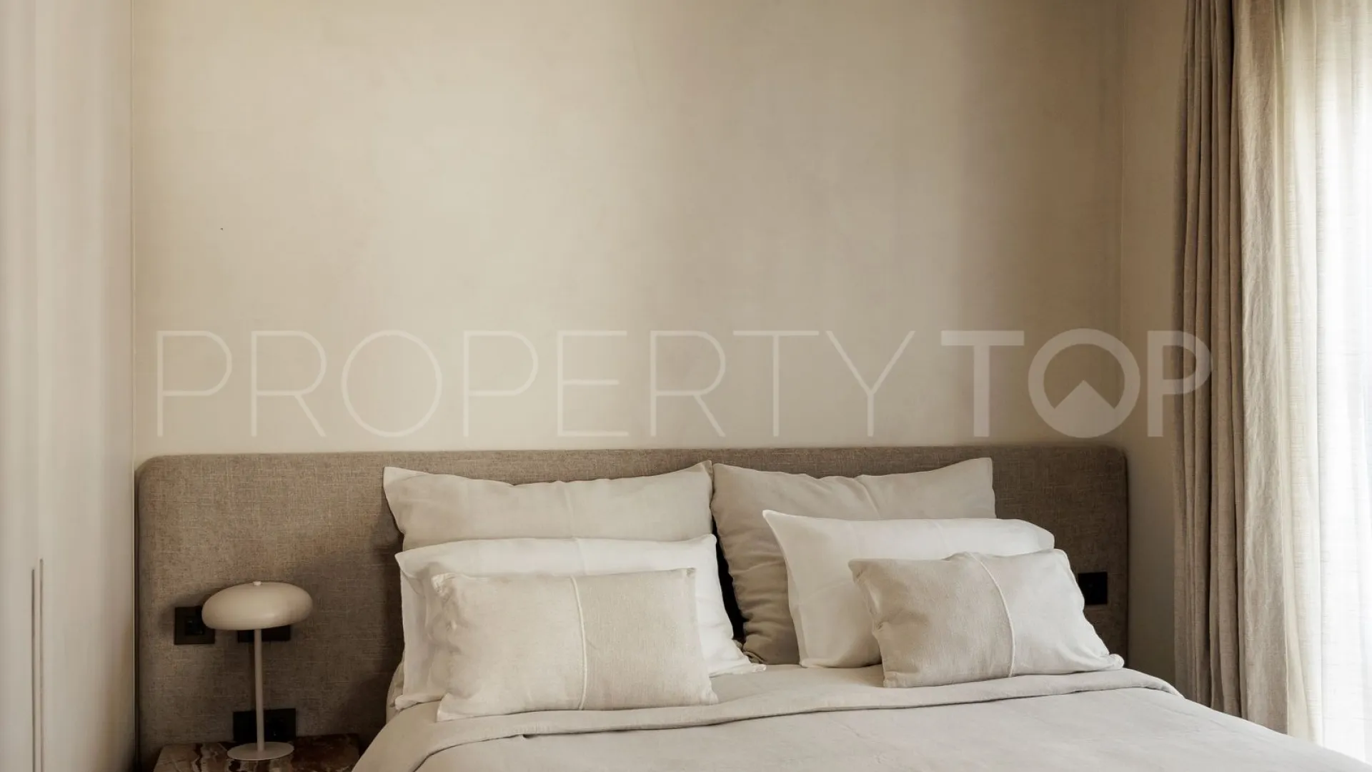 Town house for sale in El Naranjal