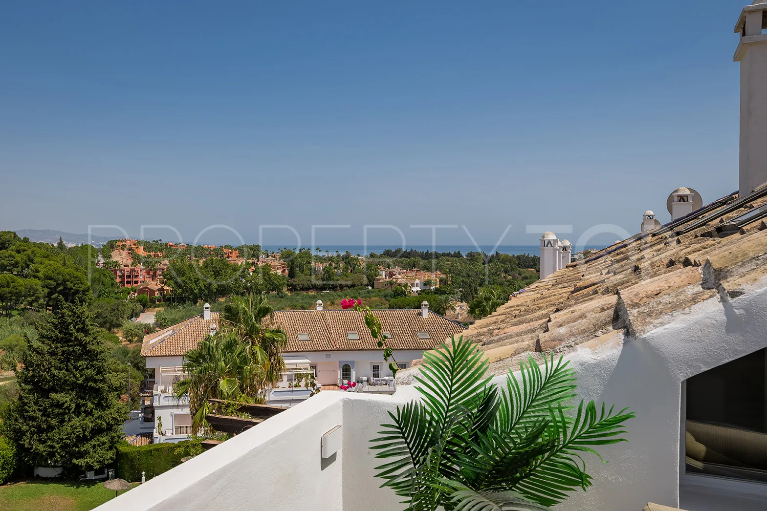 Ático en venta con 3 dormitorios en Nueva Andalucia