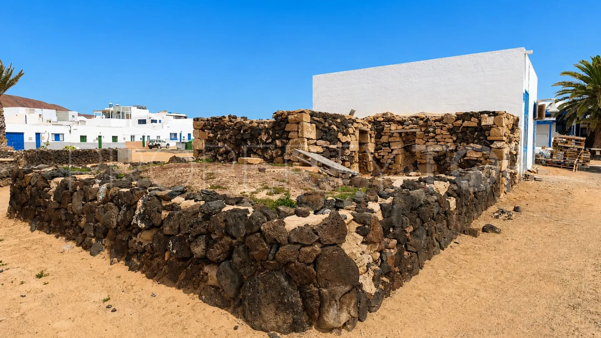 Buy house with 2 bedrooms in La Graciosa
