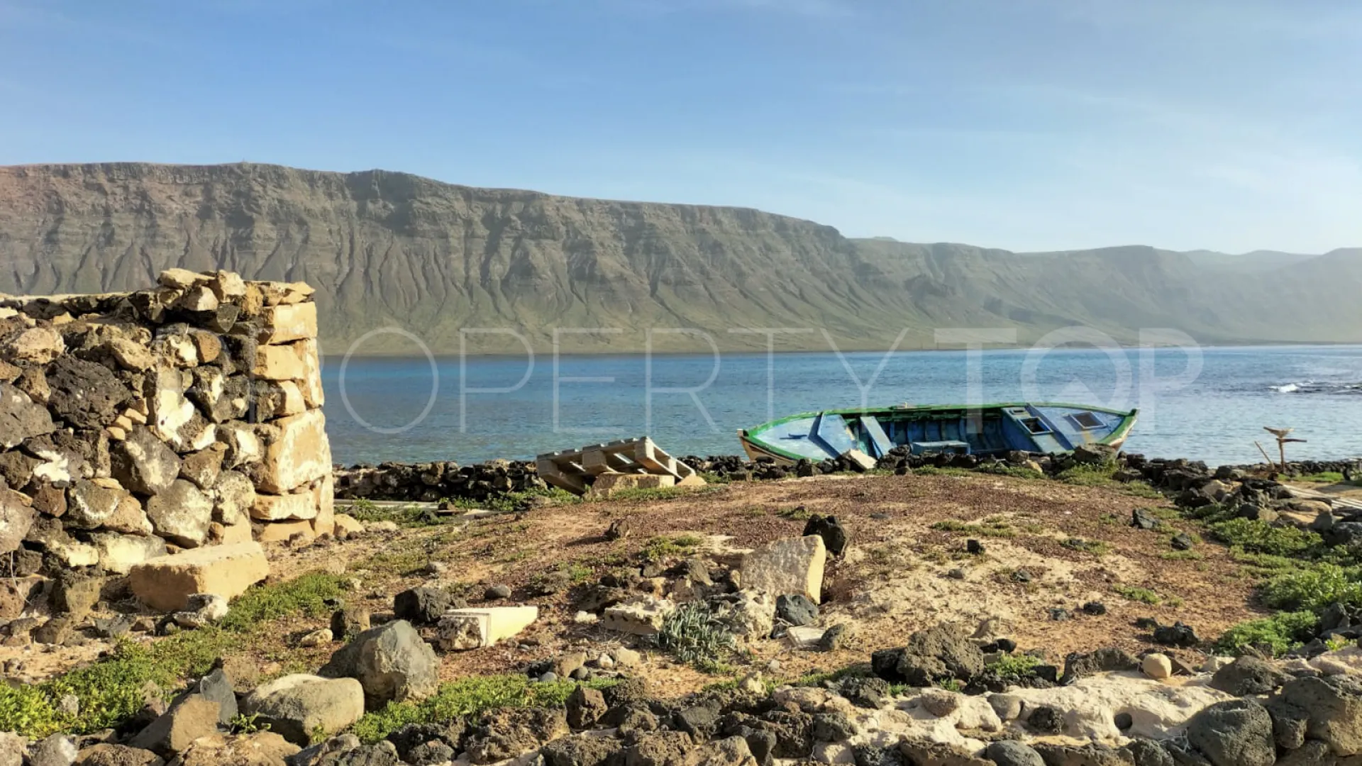 Buy house with 2 bedrooms in La Graciosa