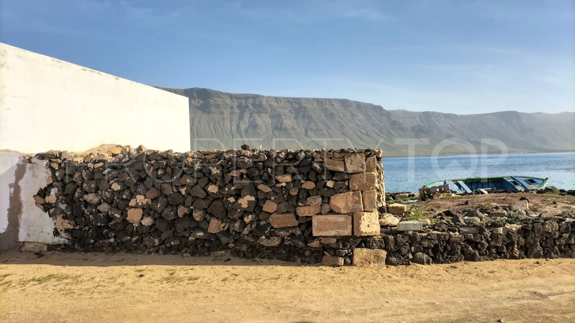 Buy house with 2 bedrooms in La Graciosa