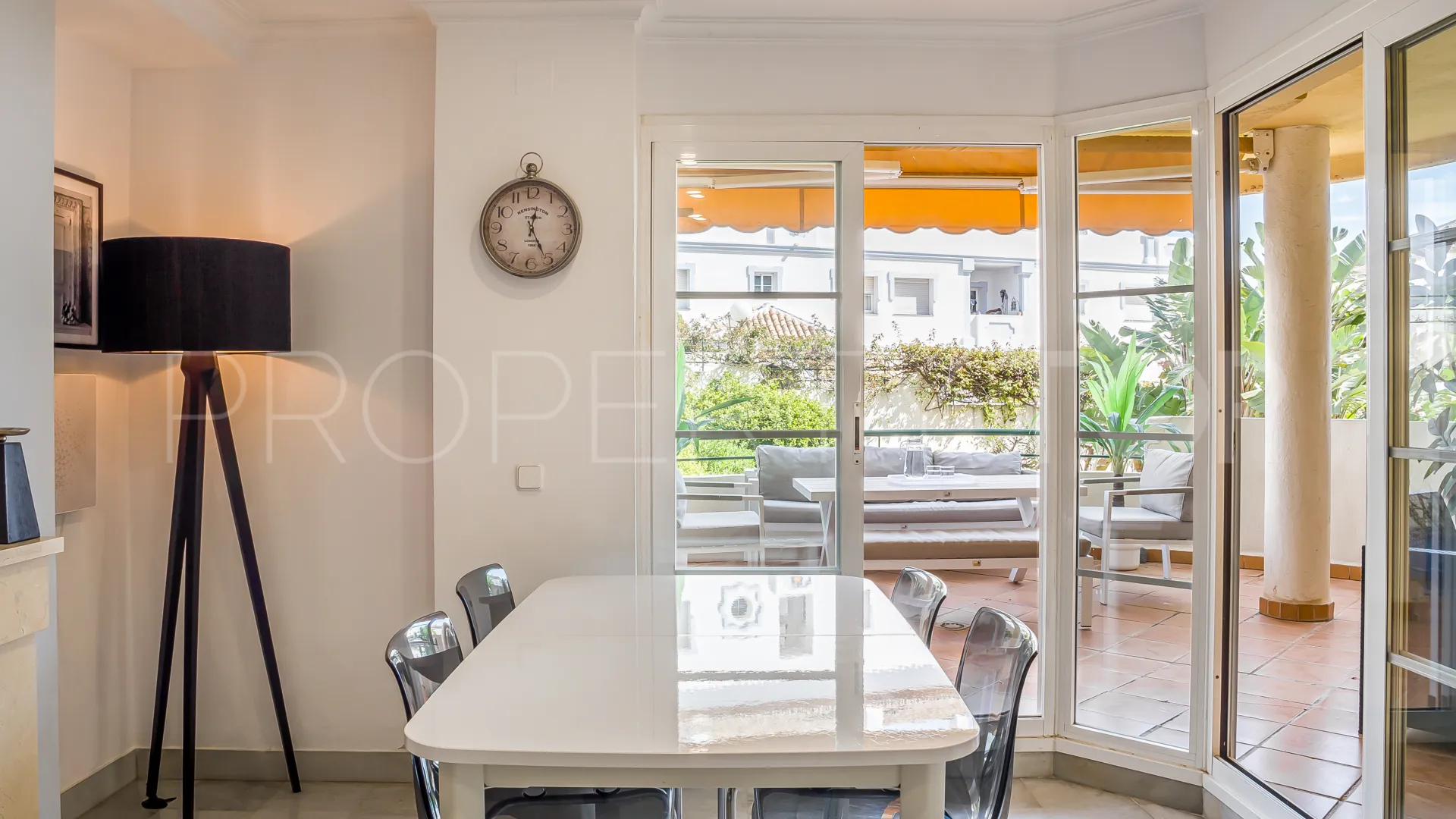 Comprar duplex planta baja de 3 dormitorios en Señorio de Aloha
