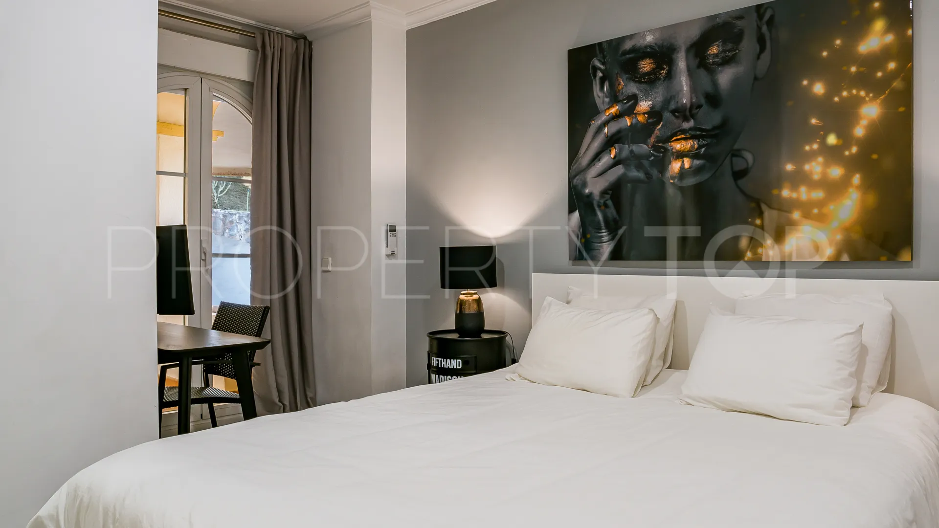 Comprar duplex planta baja de 3 dormitorios en Señorio de Aloha