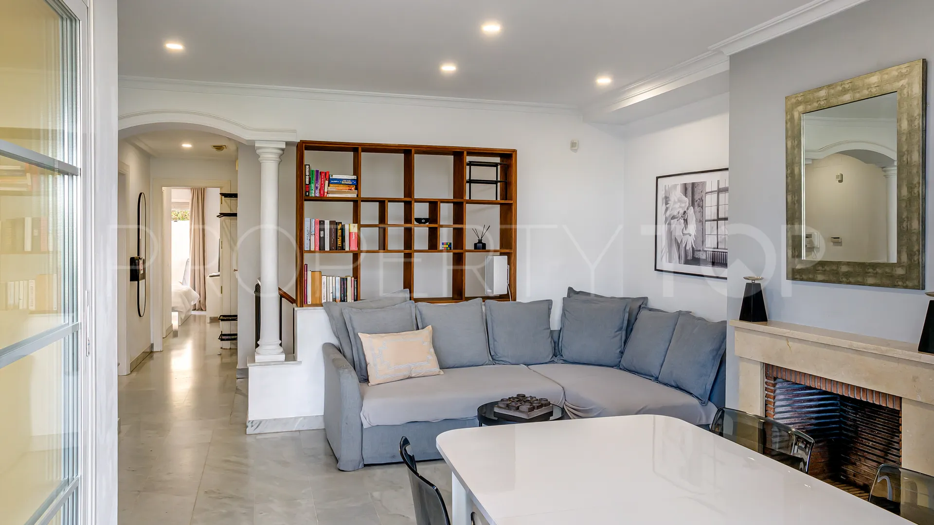 Comprar duplex planta baja de 3 dormitorios en Señorio de Aloha