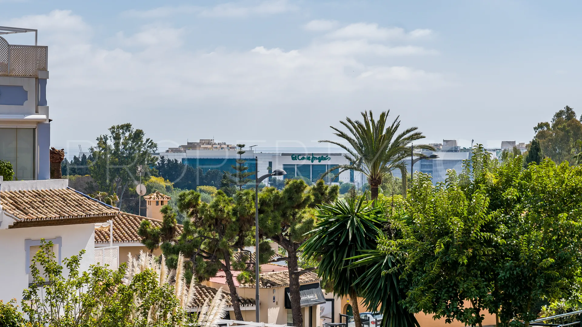 Comprar duplex planta baja de 3 dormitorios en Señorio de Aloha