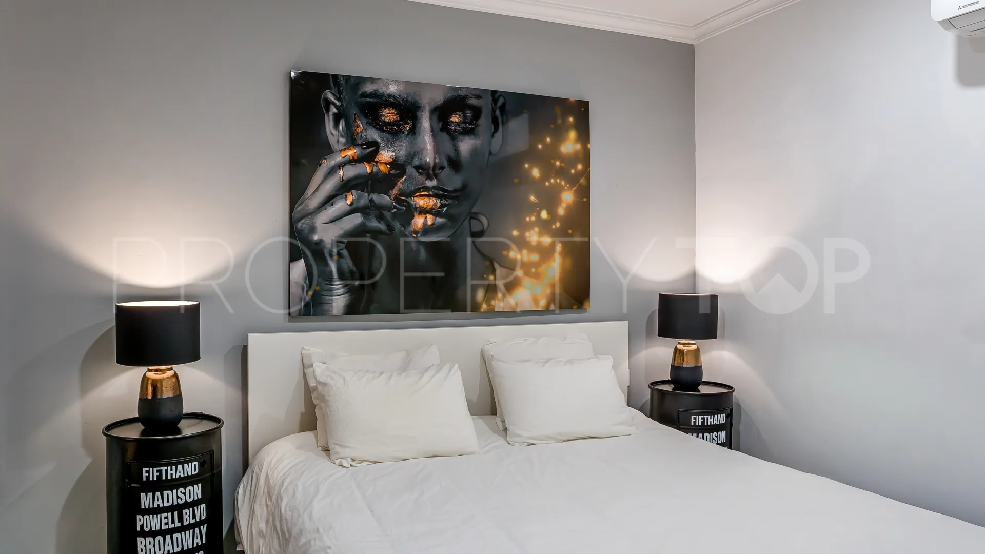 Comprar duplex planta baja de 3 dormitorios en Señorio de Aloha