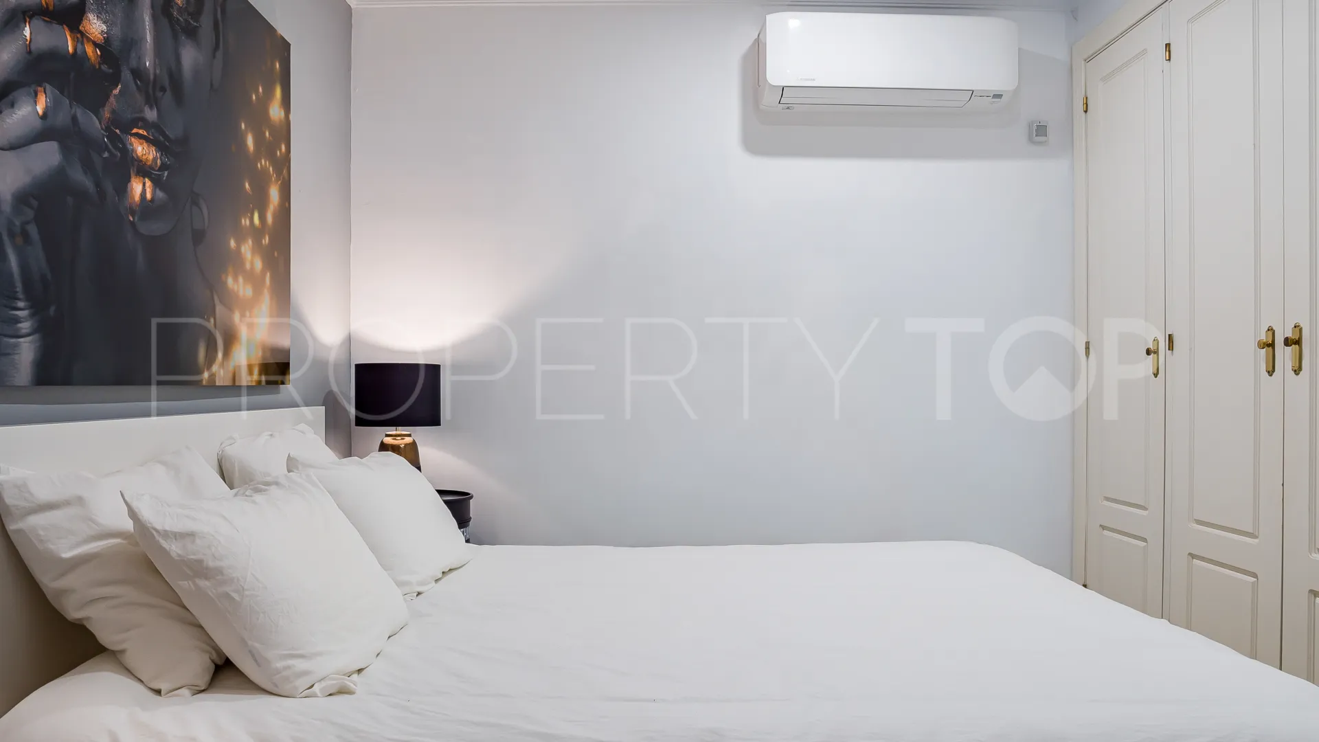 Comprar duplex planta baja de 3 dormitorios en Señorio de Aloha