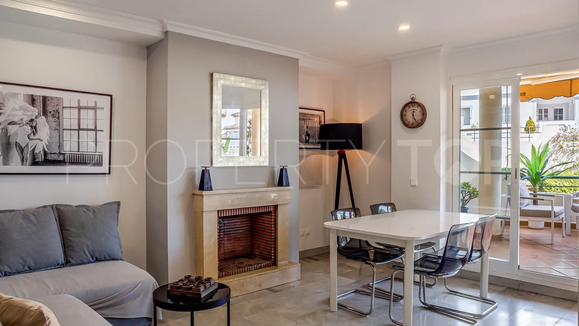 Comprar duplex planta baja de 3 dormitorios en Señorio de Aloha