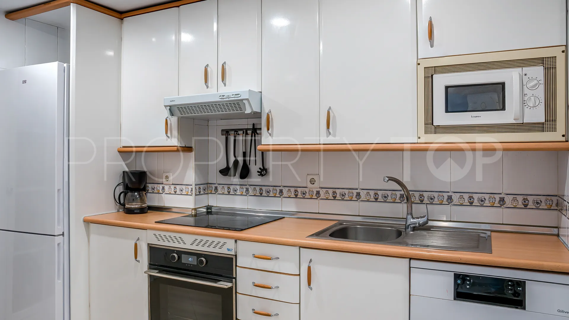 Comprar duplex planta baja de 3 dormitorios en Señorio de Aloha
