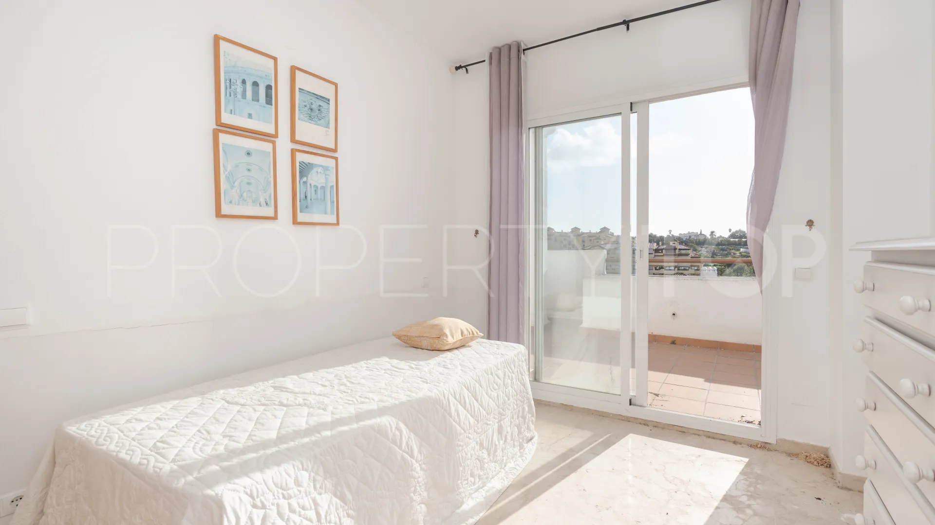 For sale duplex penthouse with 2 bedrooms in Selwo