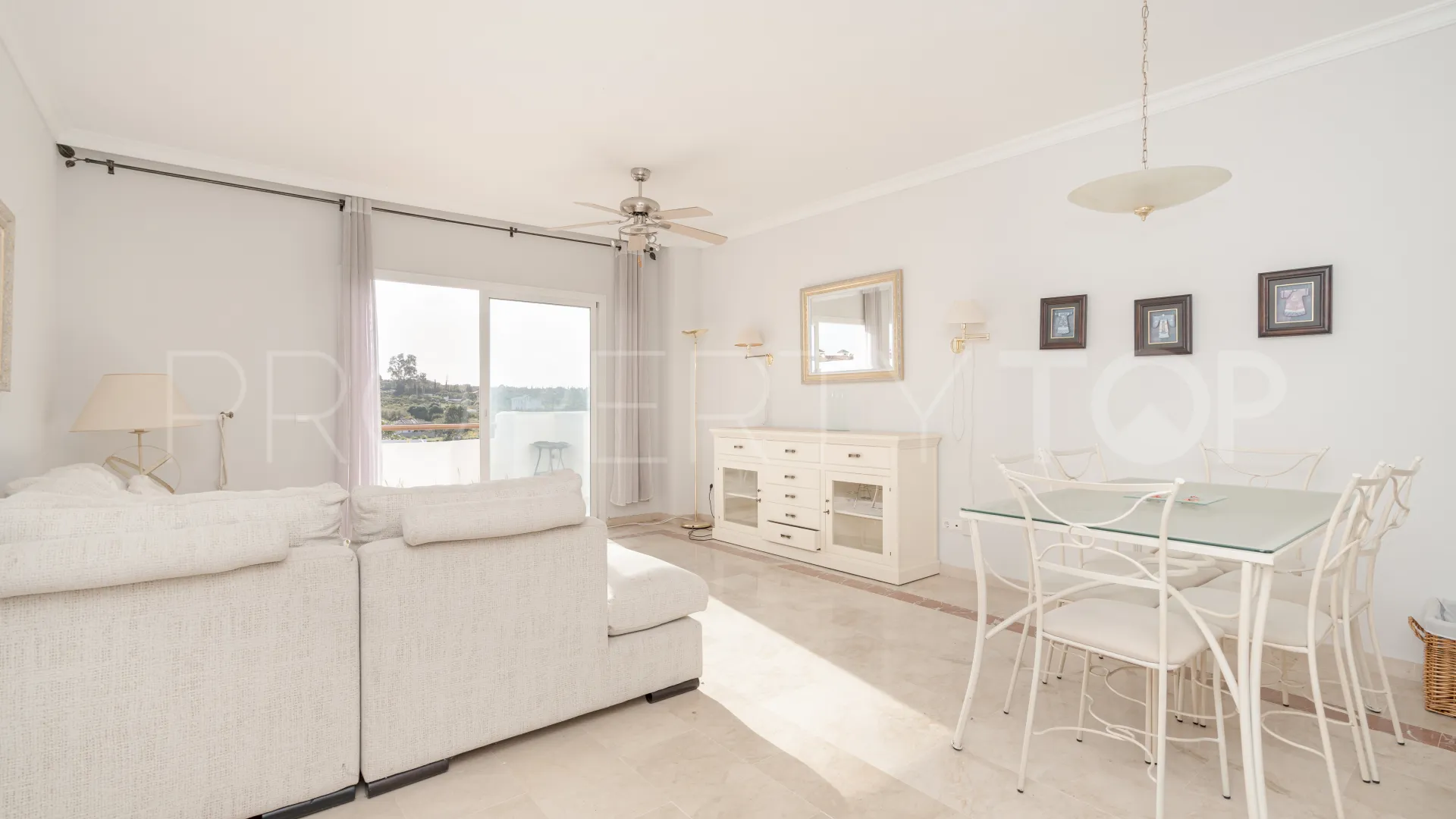 For sale duplex penthouse with 2 bedrooms in Selwo