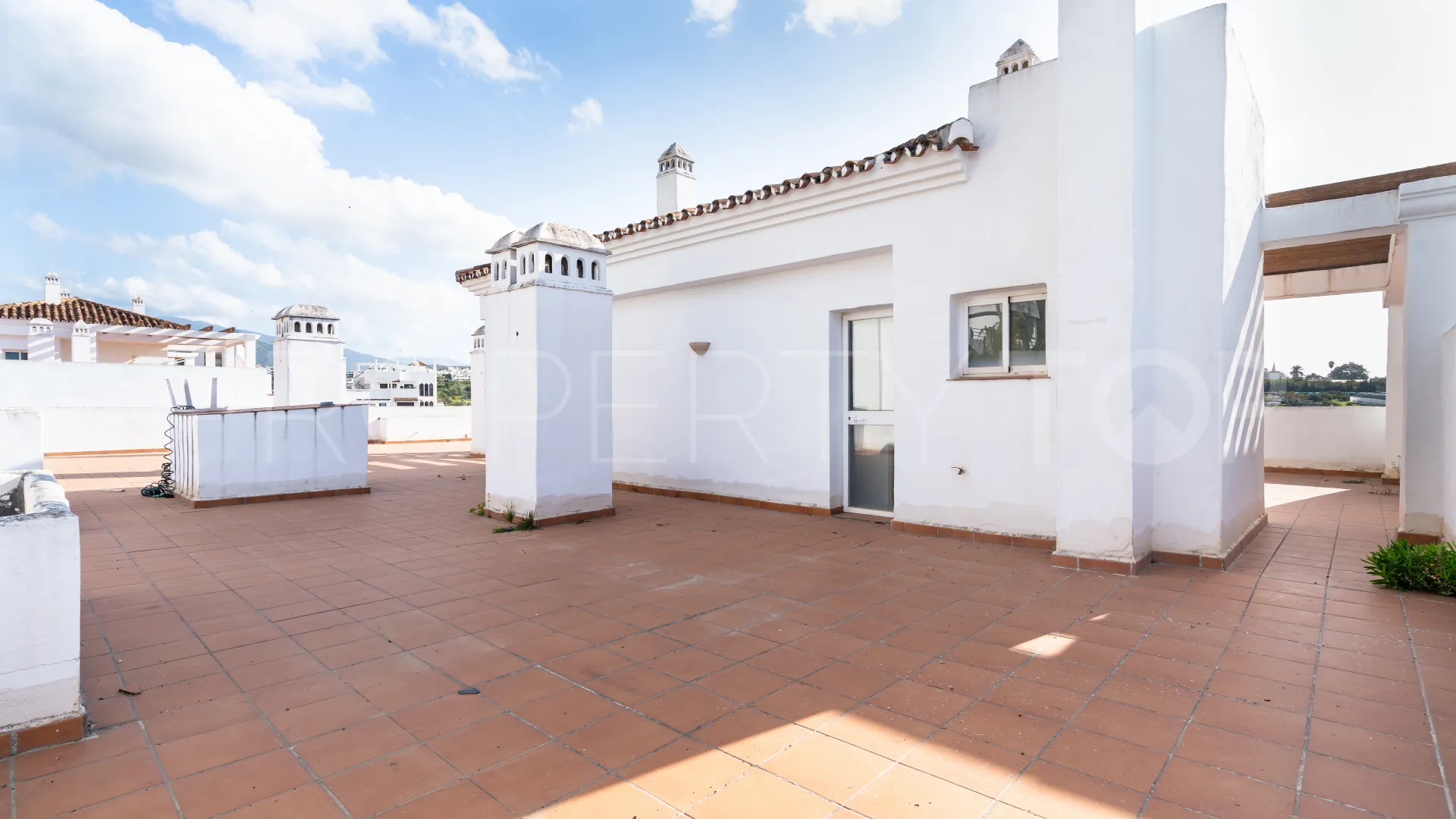 For sale duplex penthouse with 2 bedrooms in Selwo