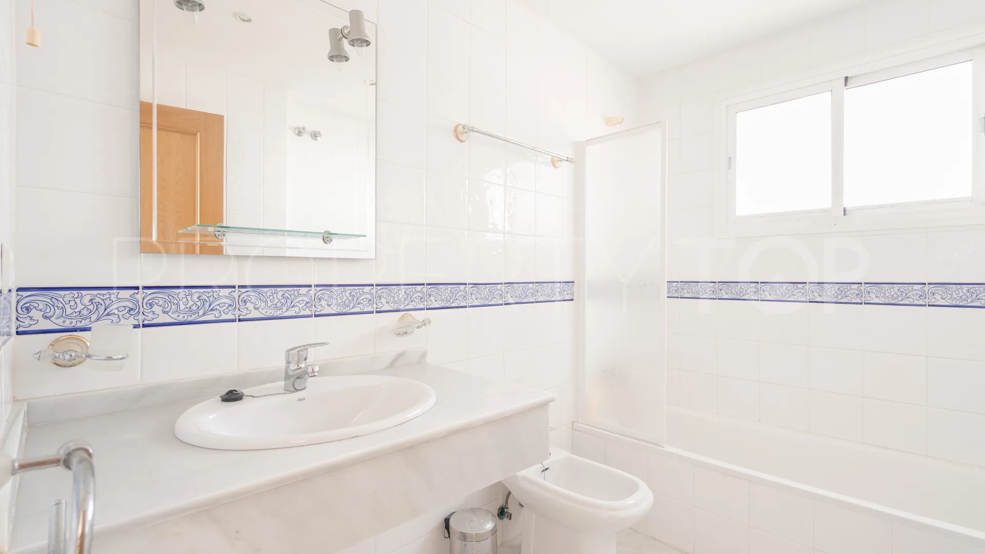 For sale duplex penthouse with 2 bedrooms in Selwo