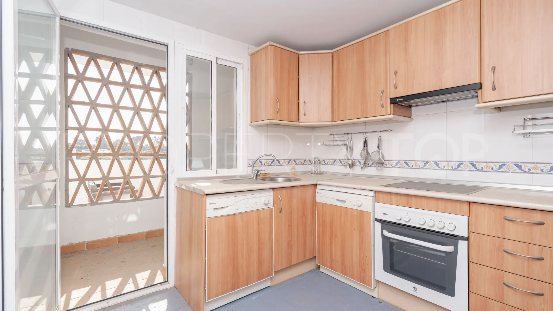 For sale duplex penthouse with 2 bedrooms in Selwo
