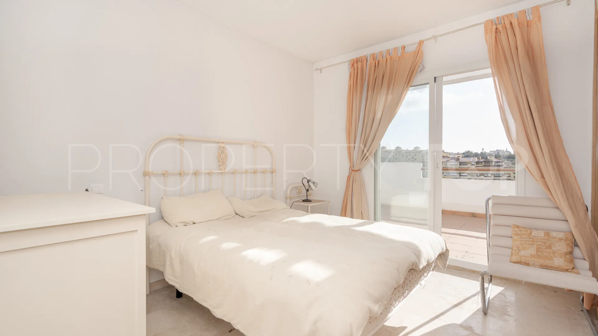For sale duplex penthouse with 2 bedrooms in Selwo