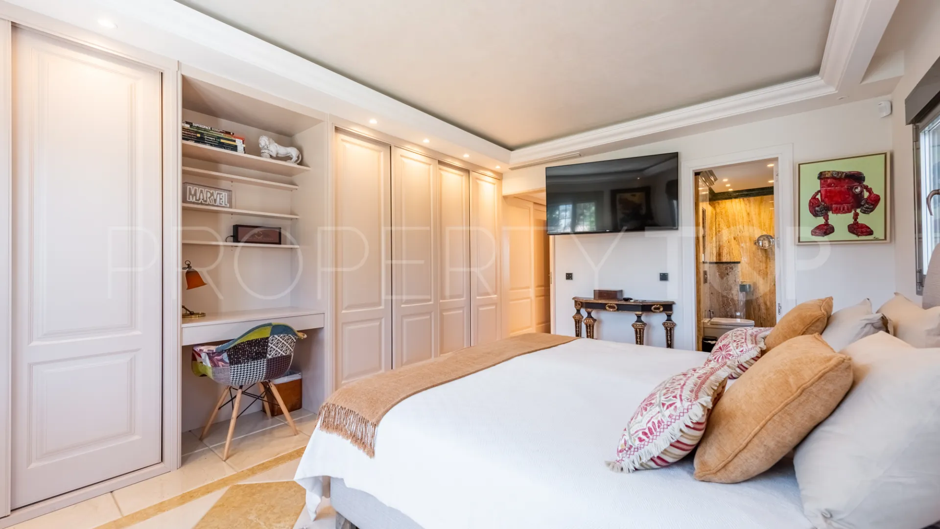 Comprar villa de 4 dormitorios en San Pedro de Alcantara