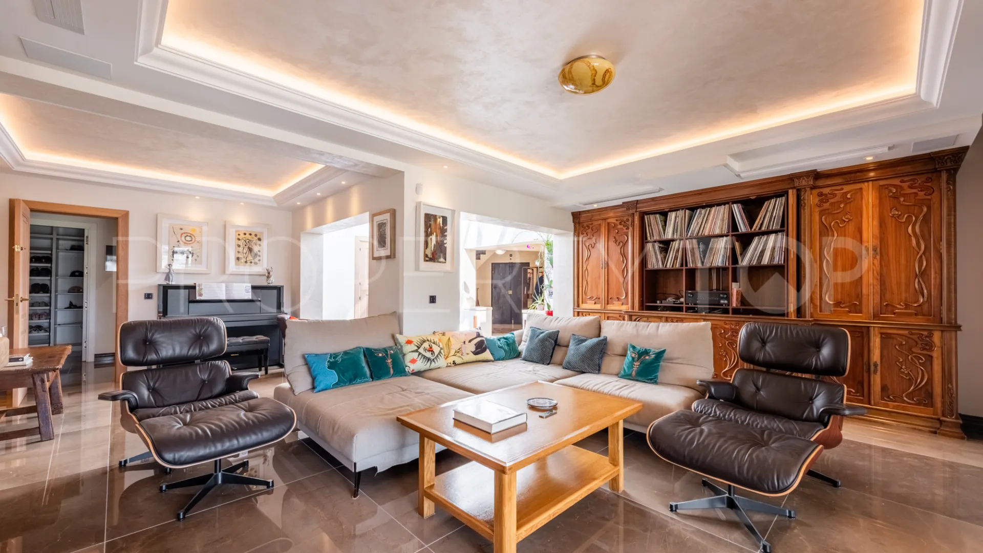 Comprar villa de 4 dormitorios en San Pedro de Alcantara