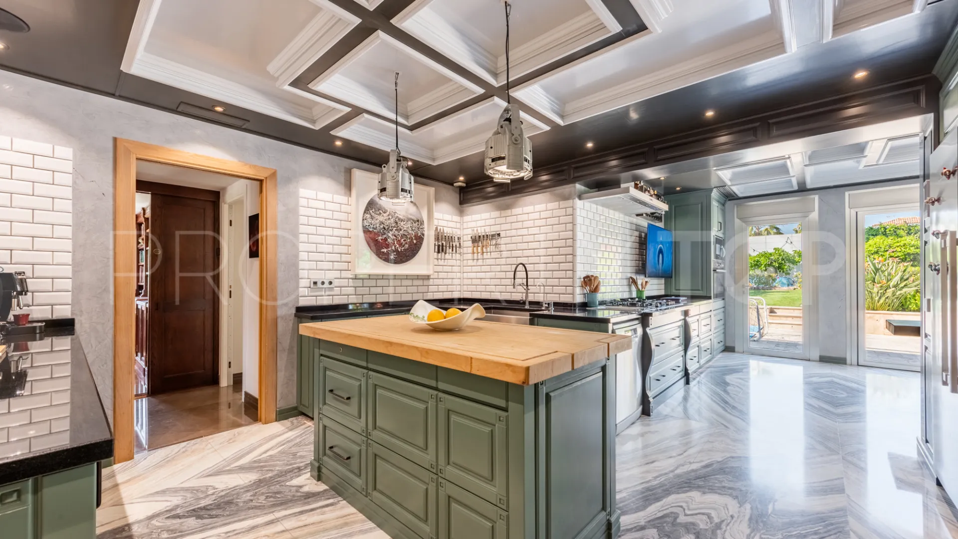 Comprar villa de 4 dormitorios en San Pedro de Alcantara