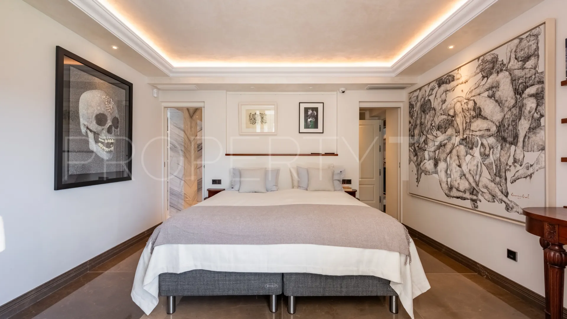 Comprar villa de 4 dormitorios en San Pedro de Alcantara