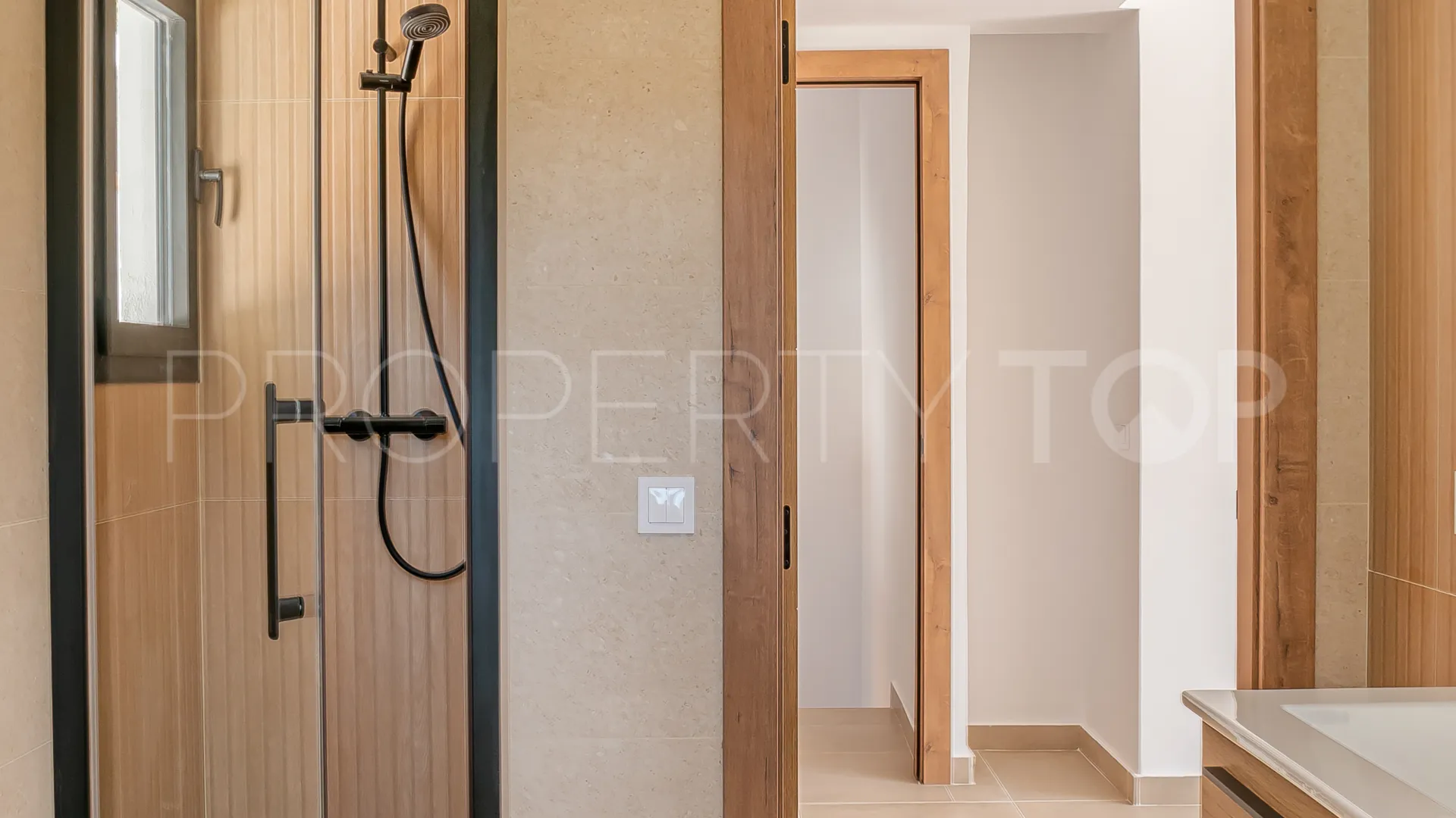 For sale 4 bedrooms villa in Nueva Andalucia